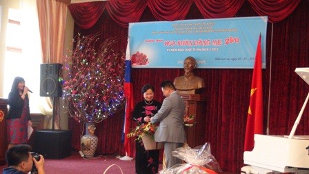 Chương trình "Hoa xuân dâng mẹ" mừng ngày 8/3 trong cộng đồng người Việt tại Nga - ảnh 5